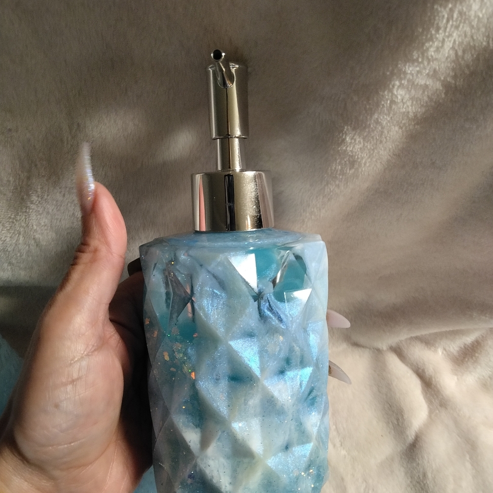 Blue Bathroom Accessory Set - Picture 6 of 8
